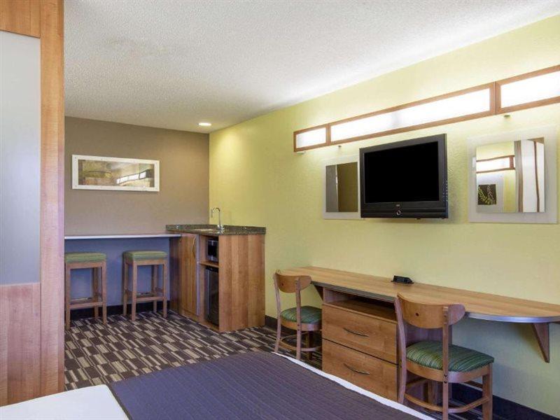 Microtel Inn & Suites By Wyndham Johnstown Exteriör bild