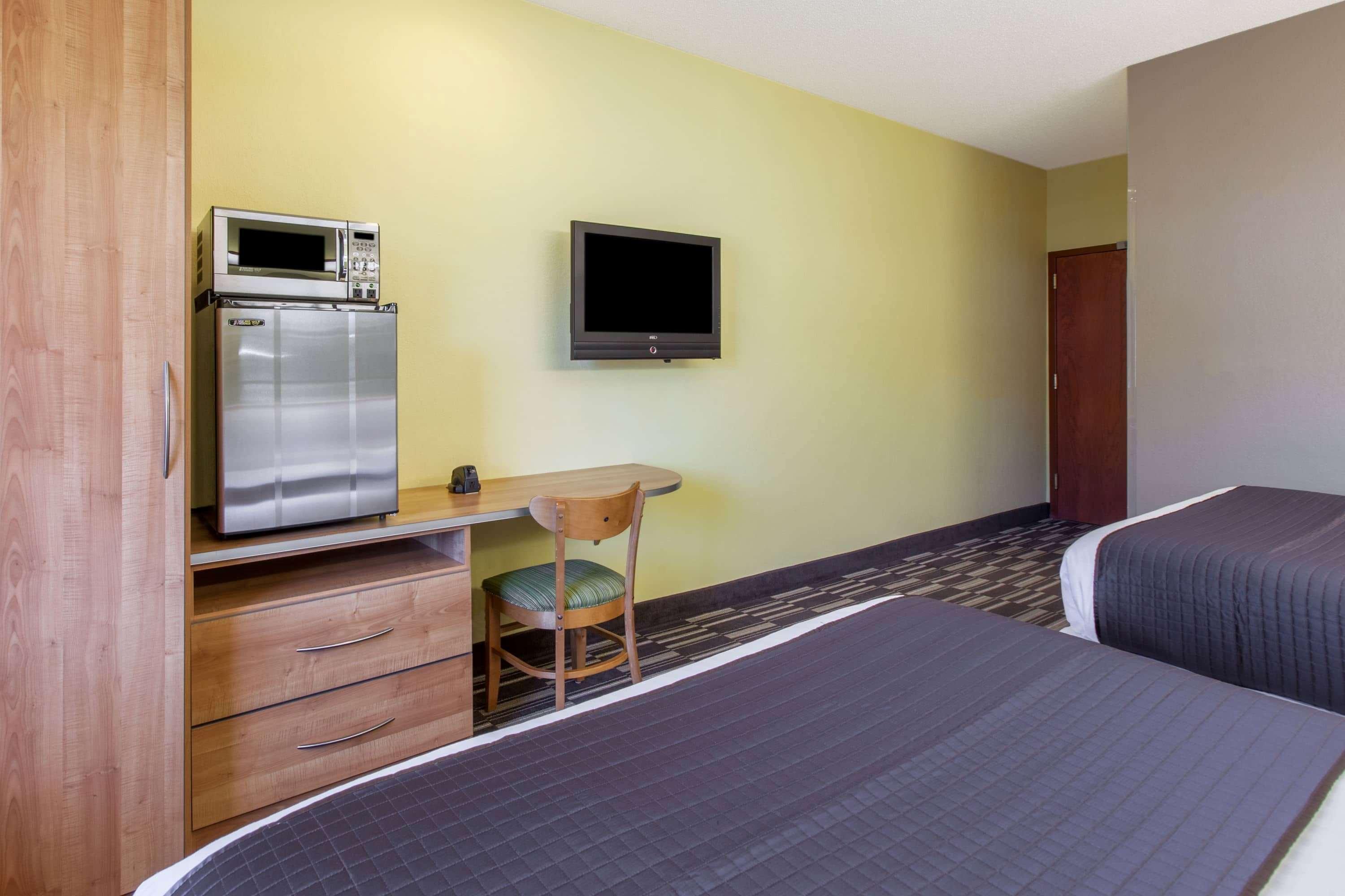 Microtel Inn & Suites By Wyndham Johnstown Exteriör bild